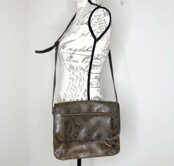 Vintage Relic Brown Paisley Tooled Faux Leather Flap Front Crossbody Satchel Bag - Picture 6 of 12